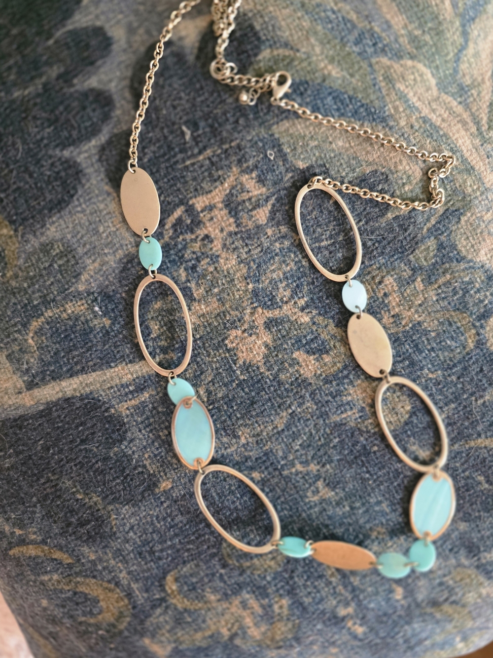 Source Unknown Gold-Tone Necklace with Turquoise Accents